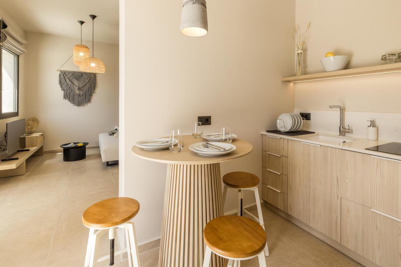 לאסי Topos Suites מראה חיצוני תמונה