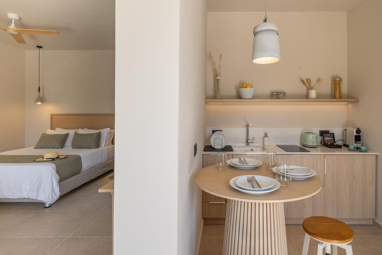לאסי Topos Suites מראה חיצוני תמונה