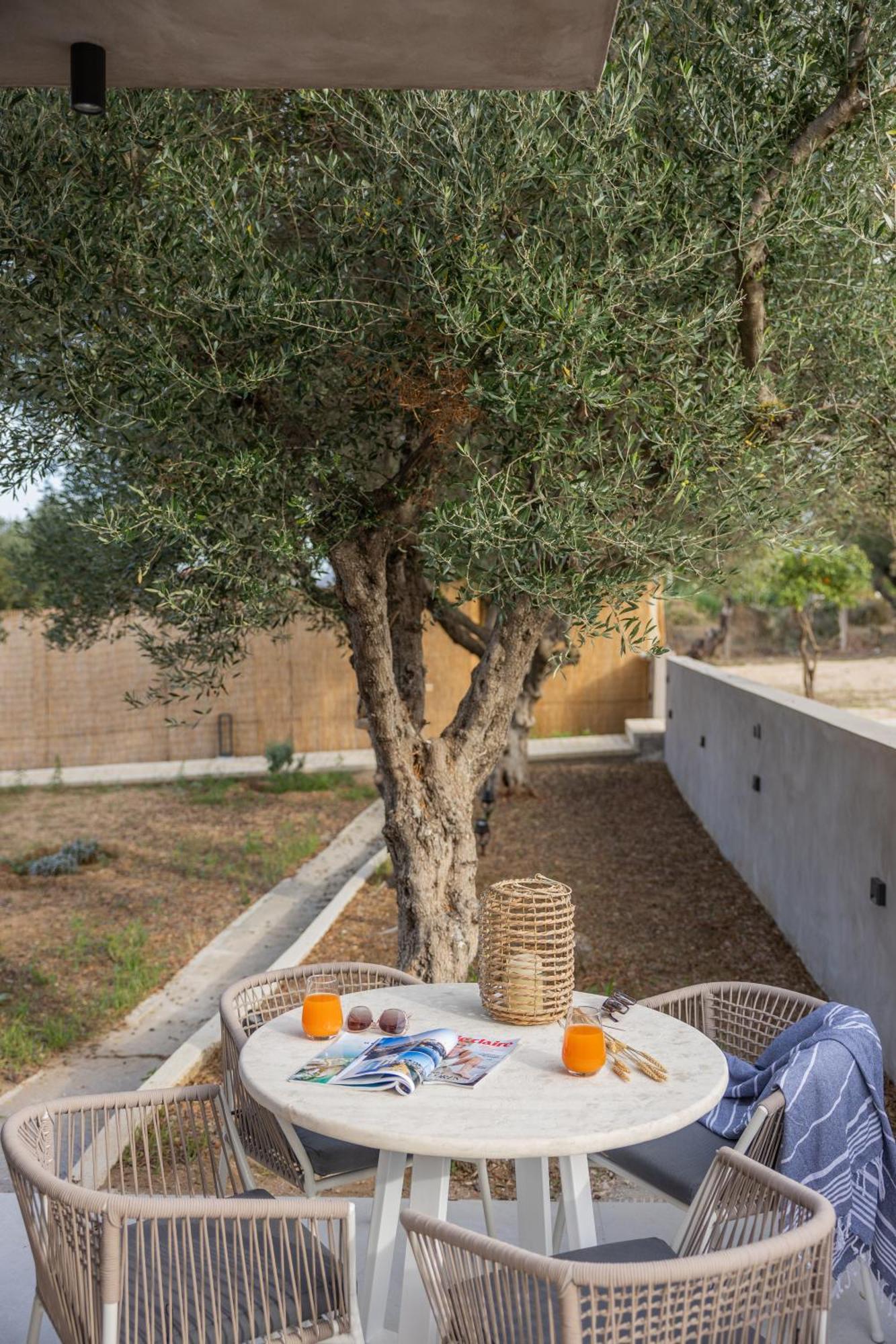 לאסי Topos Suites מראה חיצוני תמונה